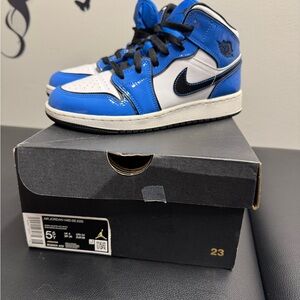 Nike Air Jordan 1 Mid SE White & Blue with Black Accents
